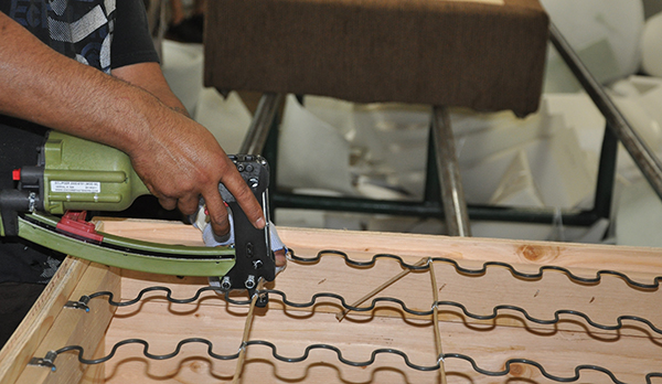 Clinch Clip Tool for Sinuous Spring Application