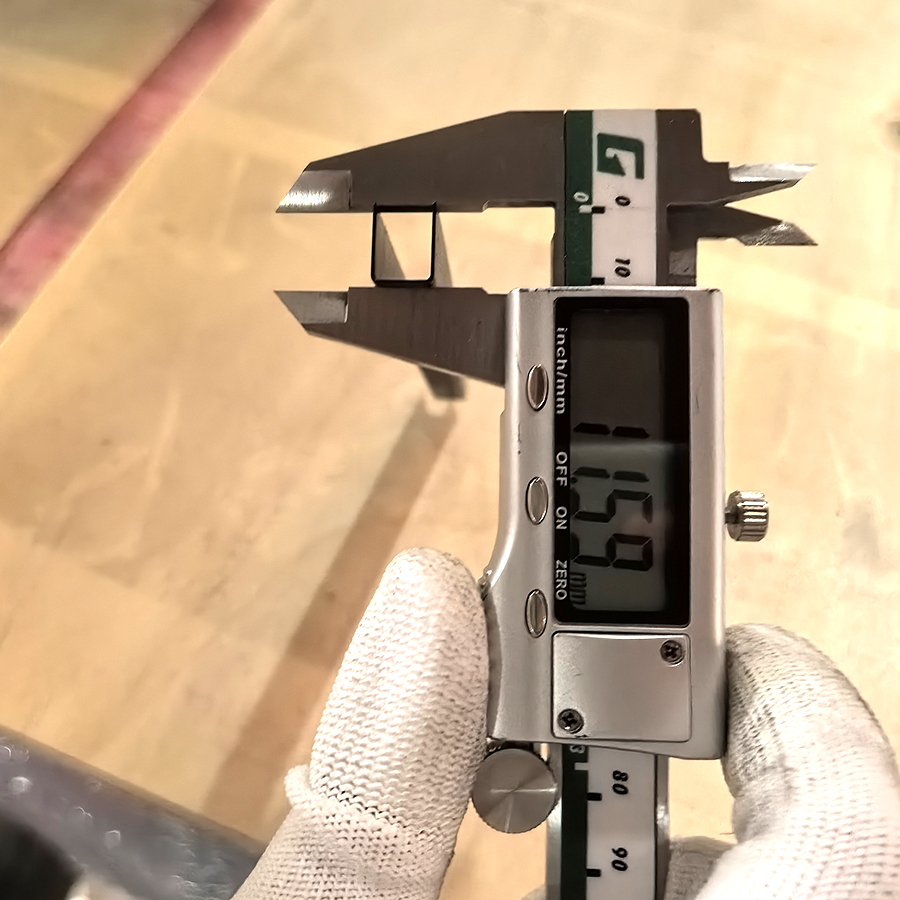 22 Gauge 3/8 Crown Black Upholstery Staple 71 Series 